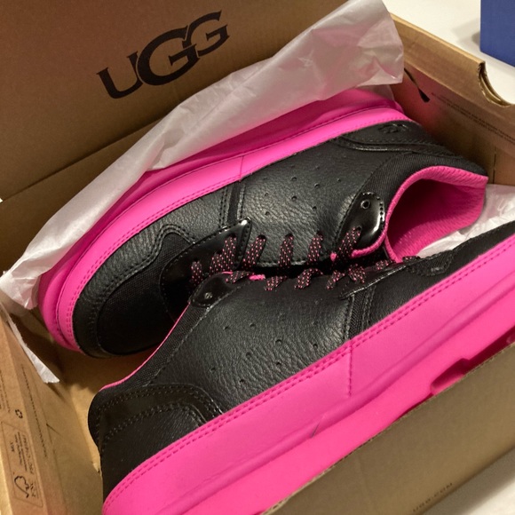 Brand NEW UGG Big Girl Sneakers in Size 6. Comes in original packaging. - Picture 2 of 2
